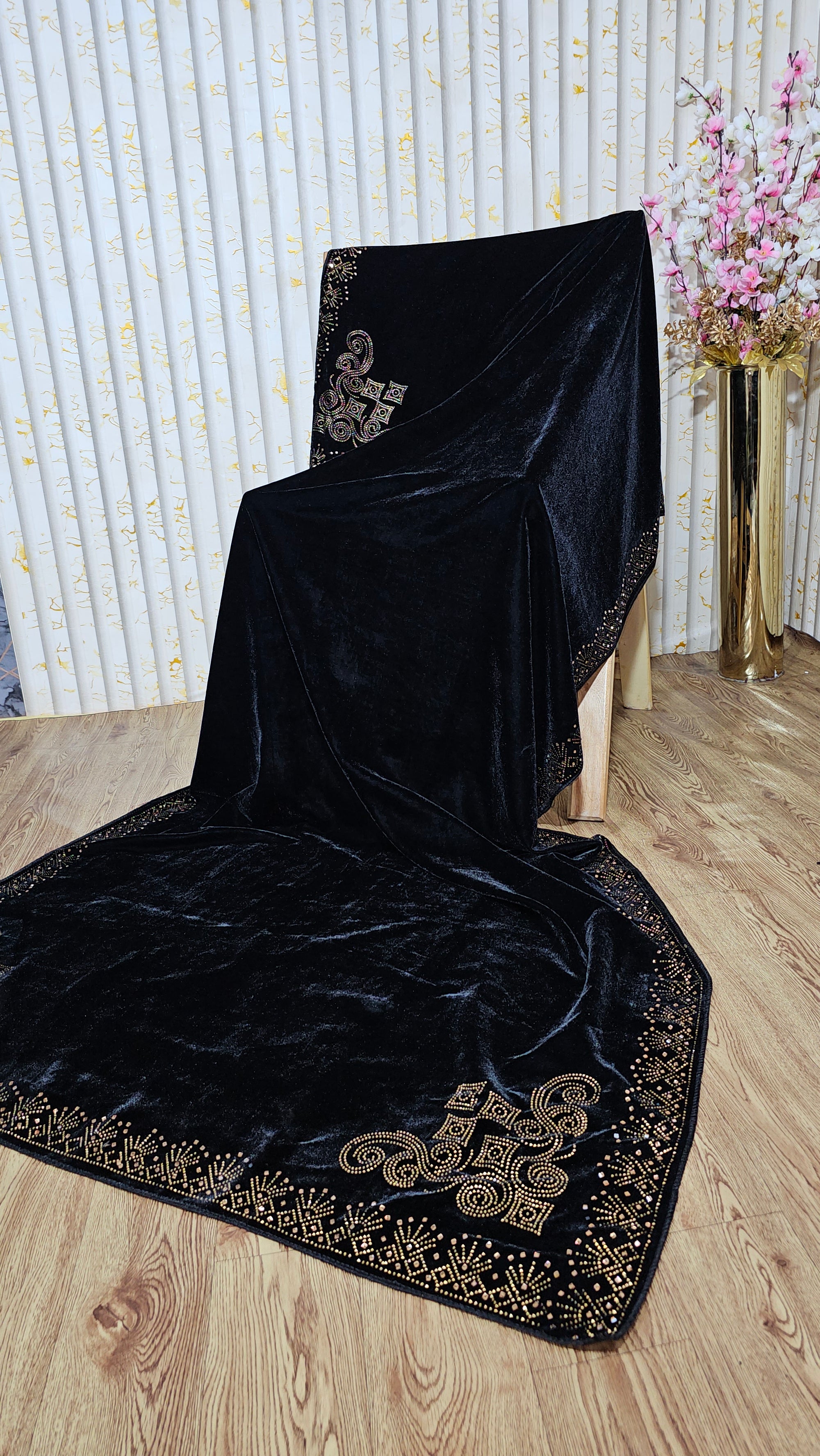 𝙲𝚕𝚊𝚜𝚜𝚒𝚌 𝚂𝚝𝚘𝚗𝚎 𝚆𝚘𝚛𝚔 𝚂𝚑𝚊𝚠𝚕 – 𝚂𝚝𝚢𝚕𝚒𝚜𝚑 & 𝙲𝚘𝚖𝚏𝚘𝚛𝚝𝚊𝚋𝚕𝚎