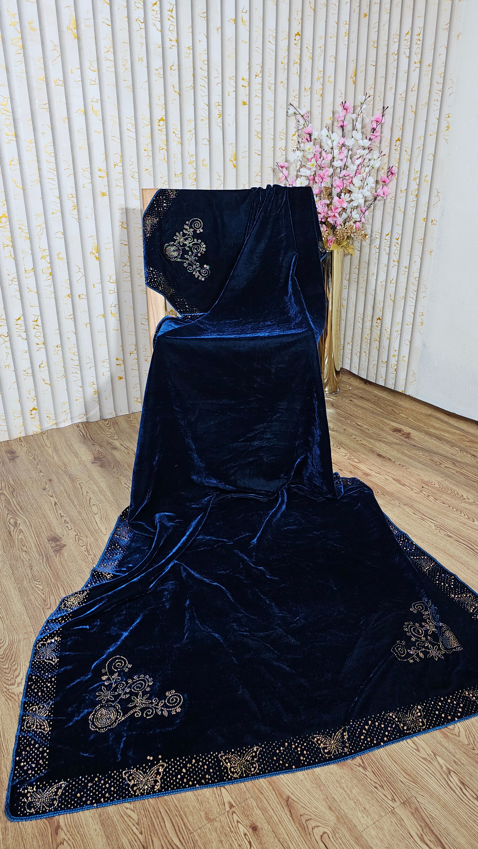 𝙲𝚕𝚊𝚜𝚜𝚒𝚌 𝚂𝚝𝚘𝚗𝚎 𝚆𝚘𝚛𝚔 𝚂𝚑𝚊𝚠𝚕 – 𝚂𝚝𝚢𝚕𝚒𝚜𝚑 & 𝙲𝚘𝚖𝚏𝚘𝚛𝚝𝚊𝚋𝚕𝚎